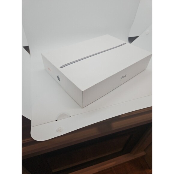 Apple iPad 9 WIFI + Cellular Space Gray 64GB +Rugged Combo Keyboard SUPER CLEAN! - Picture 2 of 10